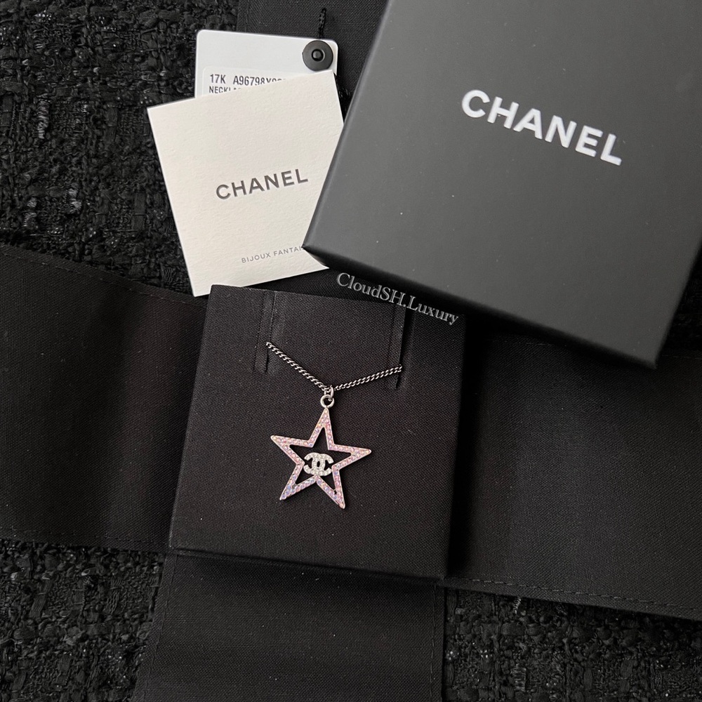 Auth BN Chanel 17K Crystal CC Logo Star Necklace